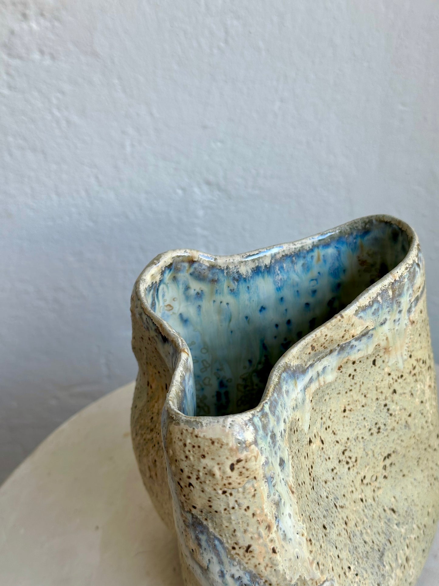 Warm Crystal Vessel 01 (C35)