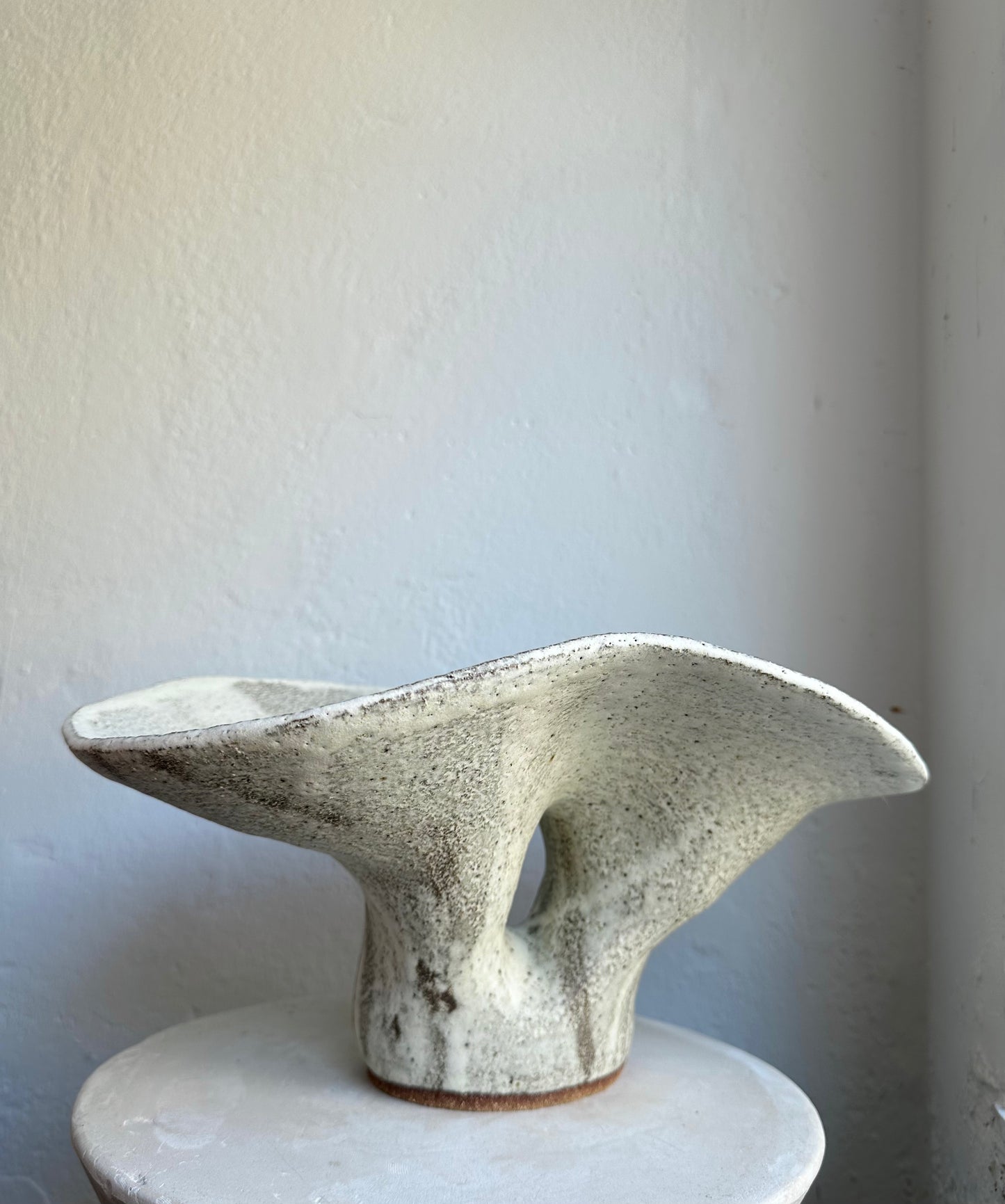 White Open Vessel 01 (C34)