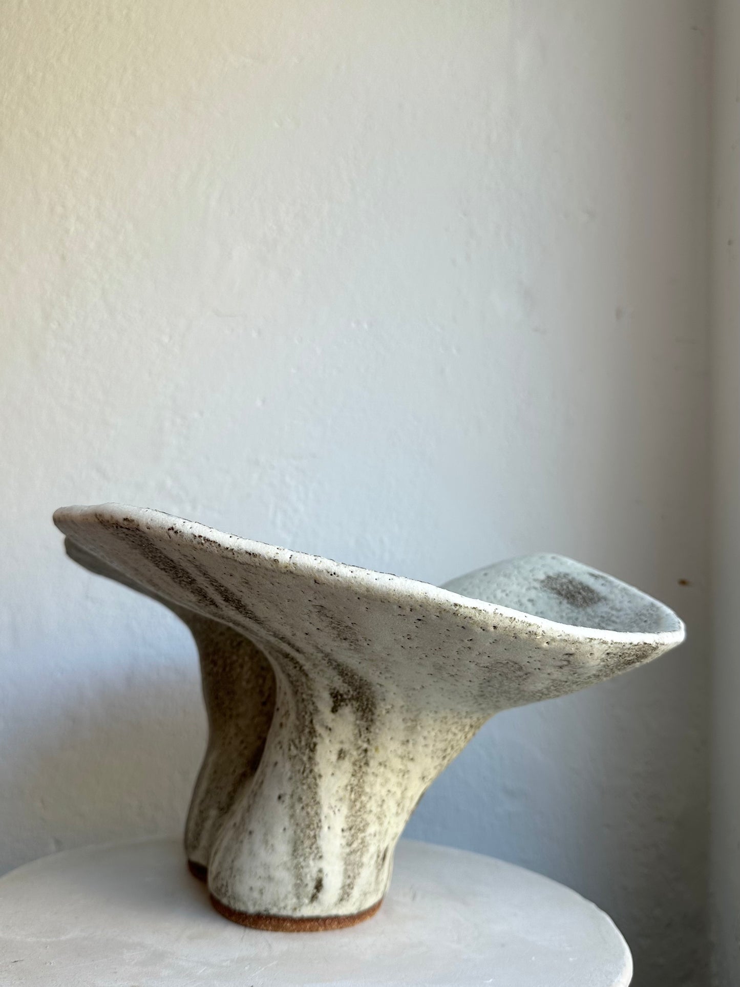 White Open Vessel 01 (C34)