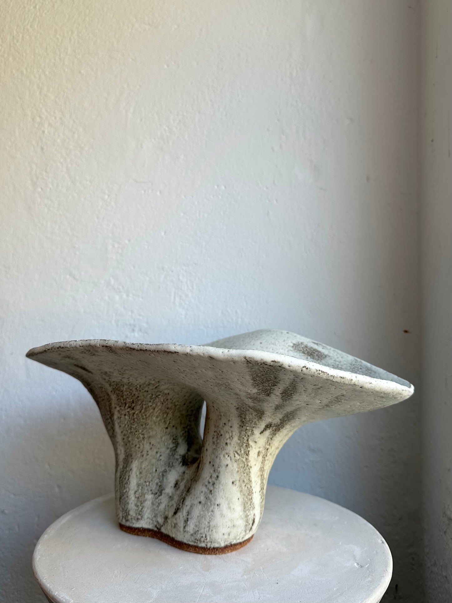 White Open Vessel 01 (C34)