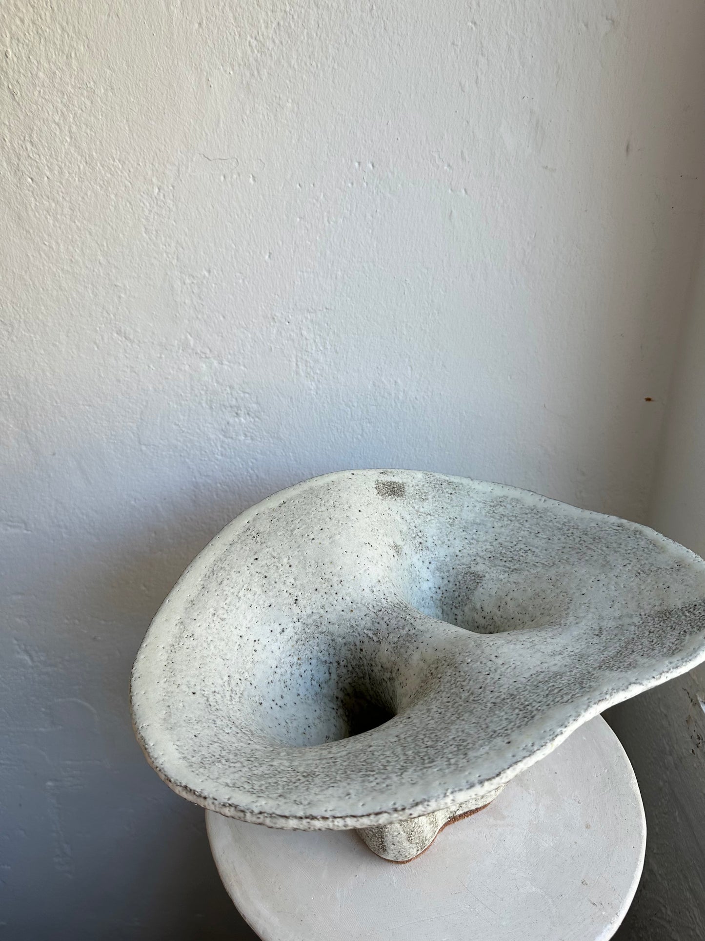 White Open Vessel 01 (C34)